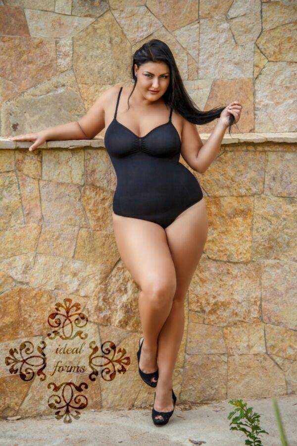 Julia L. - wider hips Russian lingerie model 3 of 36 pics