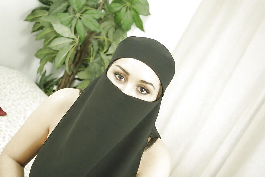 Free porn pics of Sexy Muslim Arab Girl Posing Nude 1 of 14 pics