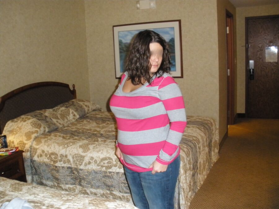 Free porn pics of another hotel with the ex 2 of 32 pics