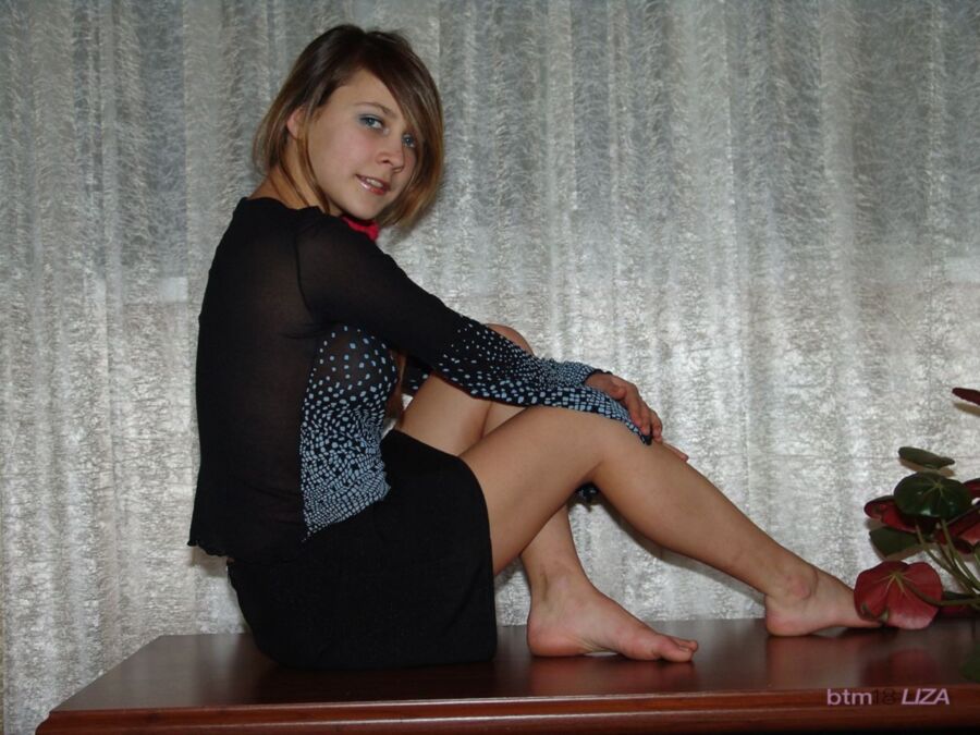 Russian girl strip (Lyza) 16 of 69 pics
