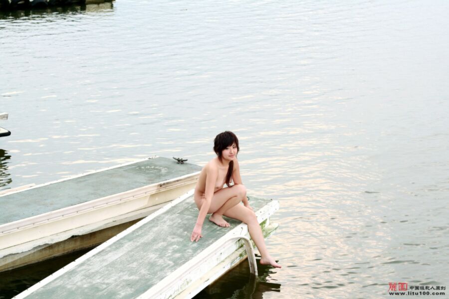 Chinese Beauties - Jiao J - At the Lake 11 of 57 pics