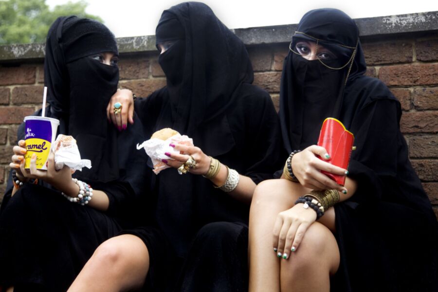 Hijabi girls to wank over 3 of 14 pics