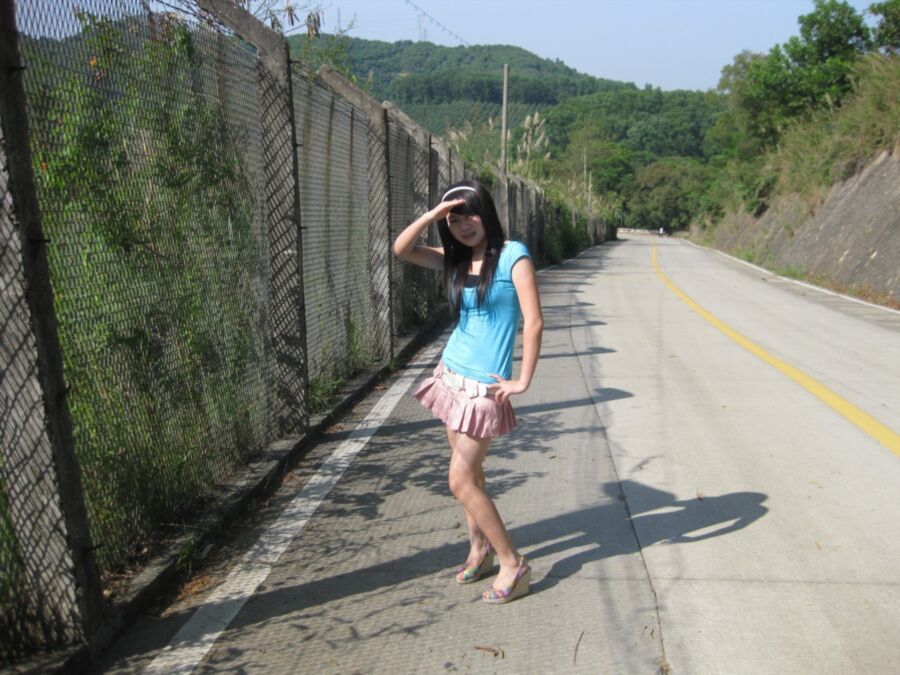 WET CHINESE TEEN,asian spread ,flash outdoors,public upskirt 1 of 96 pics
