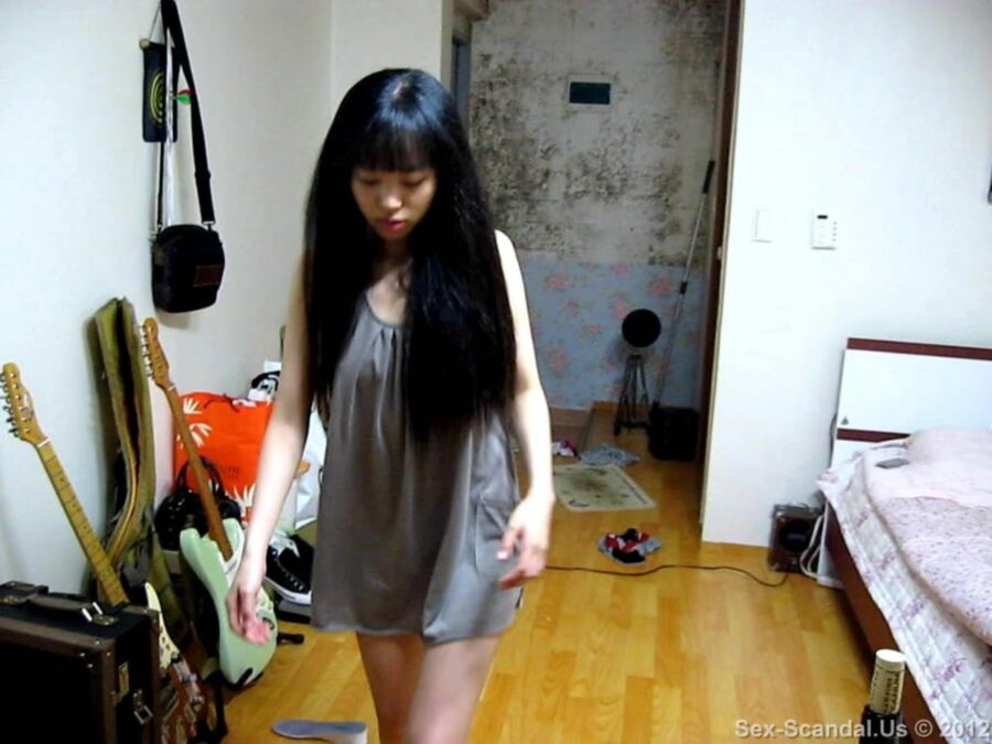Chinese university girl hostel SEX scandal video 6 of 10 pics