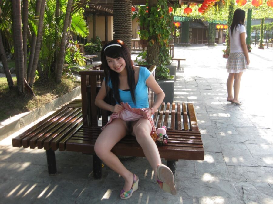 WET CHINESE TEEN,asian spread ,flash outdoors,public upskirt 21 of 96 pics