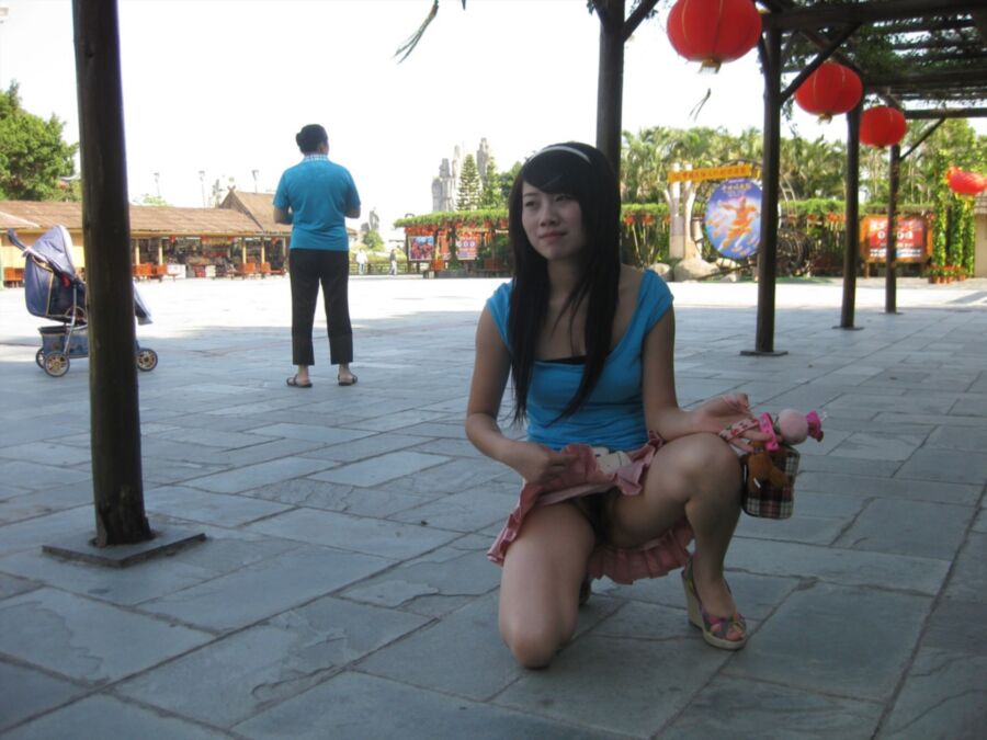 WET CHINESE TEEN,asian spread ,flash outdoors,public upskirt 17 of 96 pics