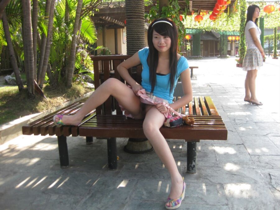 WET CHINESE TEEN,asian spread ,flash outdoors,public upskirt 23 of 96 pics