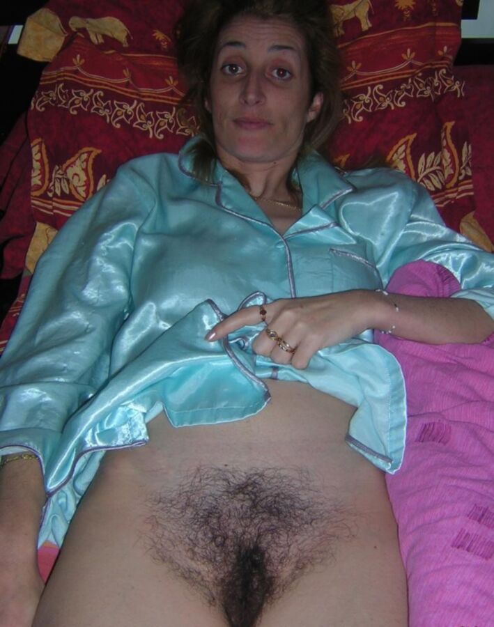Free porn pics of Jay and Vicky, Colorado couple into hairy look 23 of 59 pics