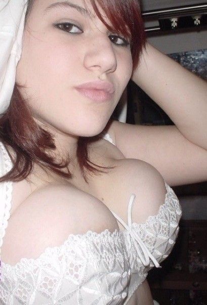 Free porn pics of teen non-nude (faites votre choix messieurs......) 10 of 37 pics