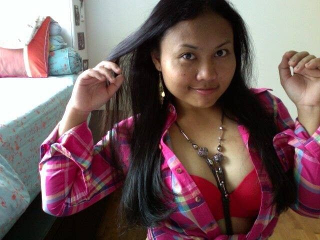 Selfie - Indonesia Sexy Servant (no nude) 2 of 99 pics
