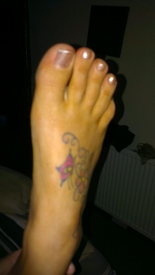 pictures feet Shemale bare Horny Gays Tranny has huge cock