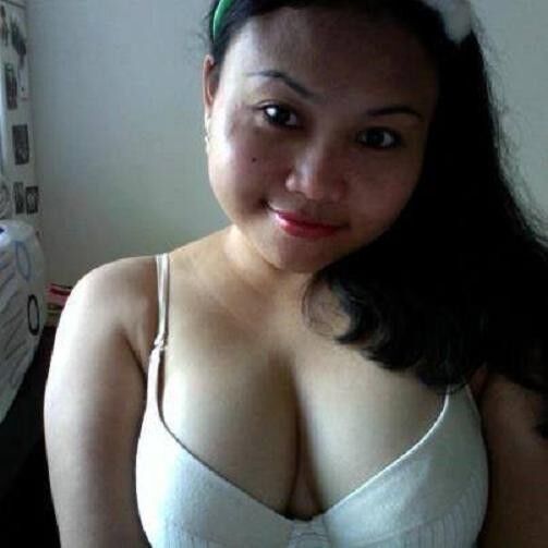 Selfie - Indonesia Sexy Servant (no nude) 9 of 99 pics