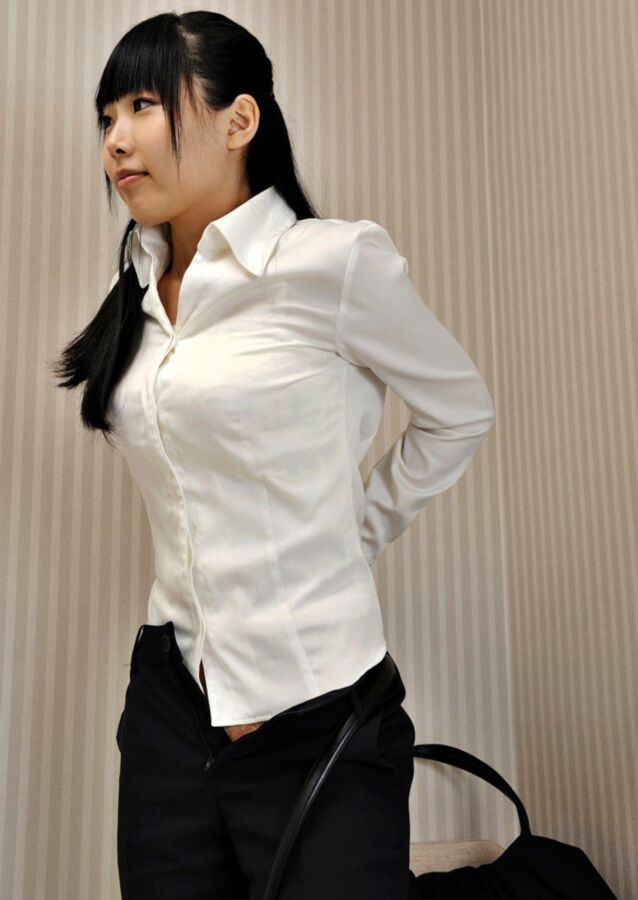 Office Girl Yuka Matsuura 3 of 19 pics
