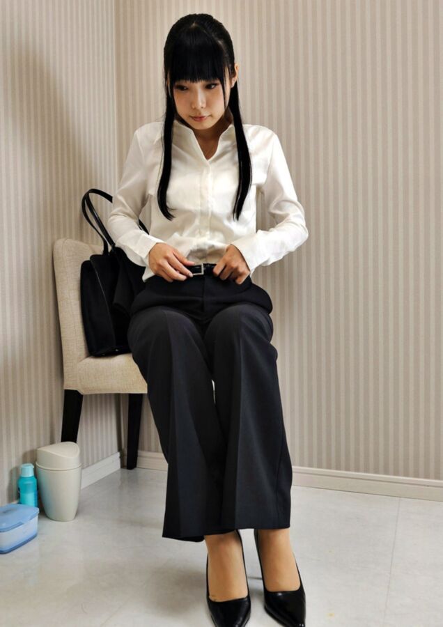 Office Girl Yuka Matsuura 16 of 19 pics