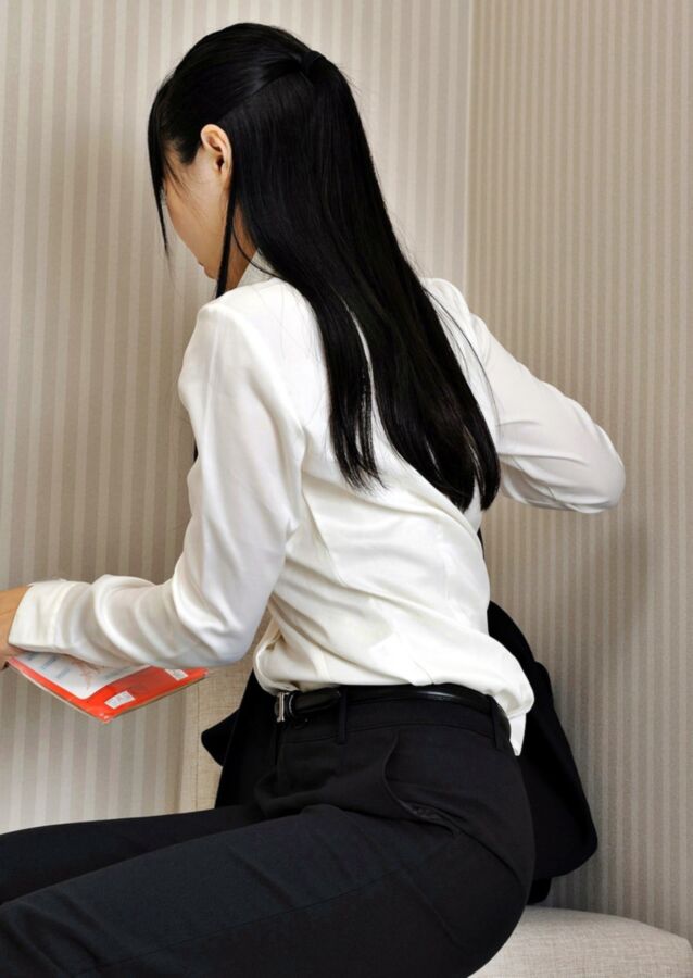 Office Girl Yuka Matsuura 13 of 19 pics
