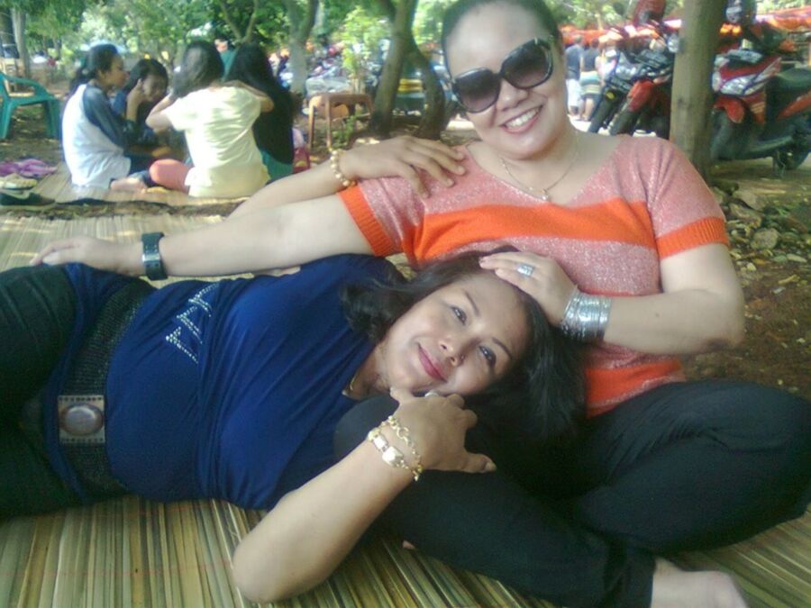 Indonesian Mature Lesbian 18 of 25 pics