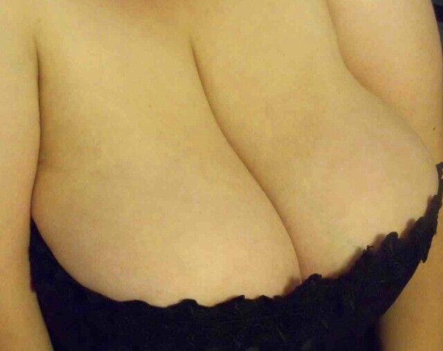 Free porn pics of Just enough for your imagination to fill In the detail ;) 1 of 7 pics
